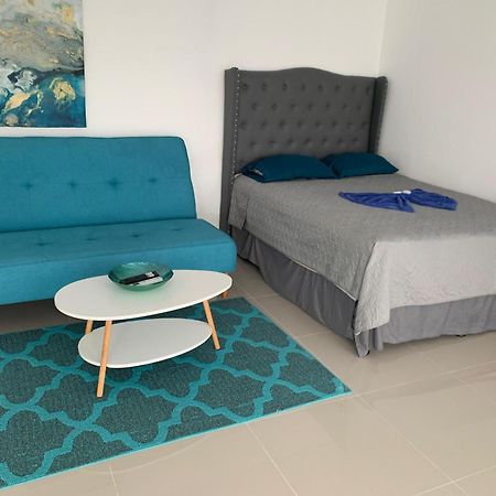 Restaurante Y Hotel “La Pesca” Puerto Barrios Eksteriør billede