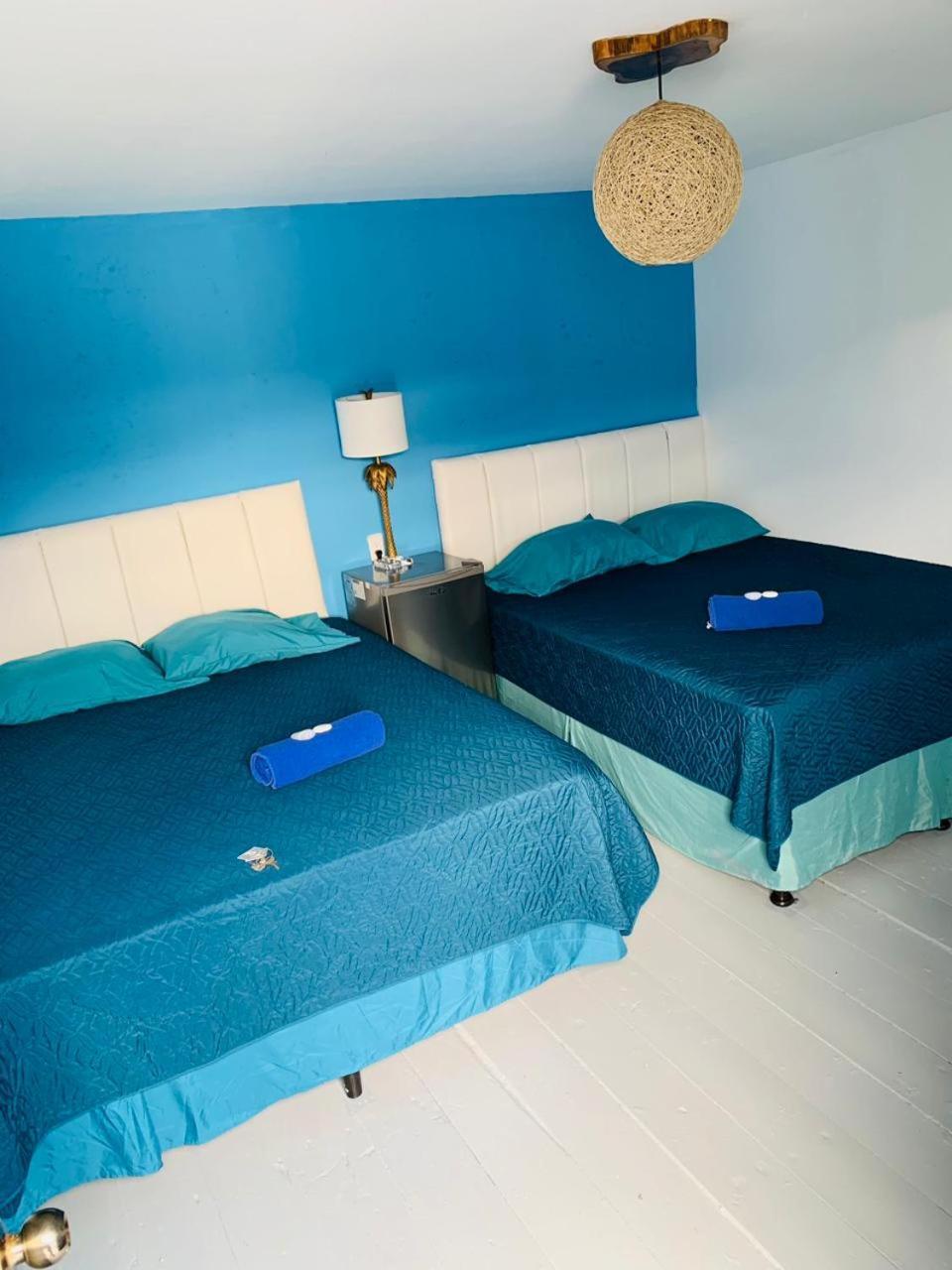 Restaurante Y Hotel “La Pesca” Puerto Barrios Eksteriør billede